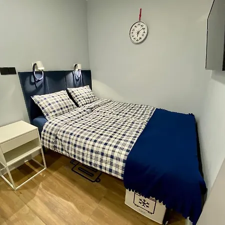 Thruster - Rooms, Kitchen, Chill-out Zone-netflix, Lobby-netflix * 格丁尼亚