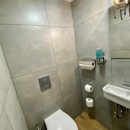 Thruster - Rooms, Kitchen, Chill-out Zone-netflix, Lobby-netflix *