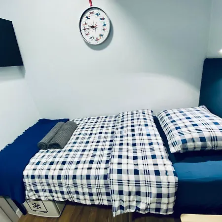 Otel Thruster - Rooms, Kitchen, Chill-out Zone-netflix, Lobby-netflix