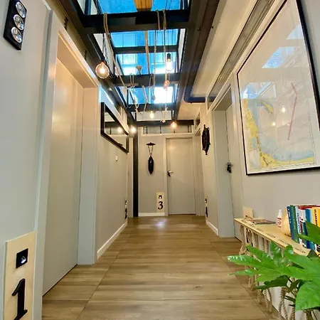 Thruster - Rooms, Kitchen, Chill-out Zone-netflix, Lobby-netflix * 格丁尼亚