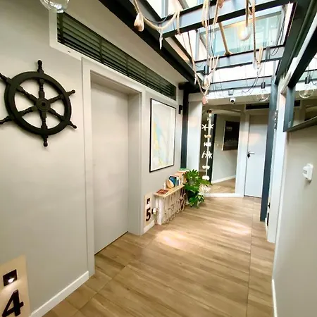 Thruster - Rooms, Kitchen, Chill-out Zone-netflix, Lobby-netflix