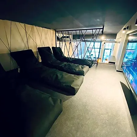 Thruster - Rooms, Kitchen, Chill-out Zone-netflix, Lobby-netflix 格丁尼亚