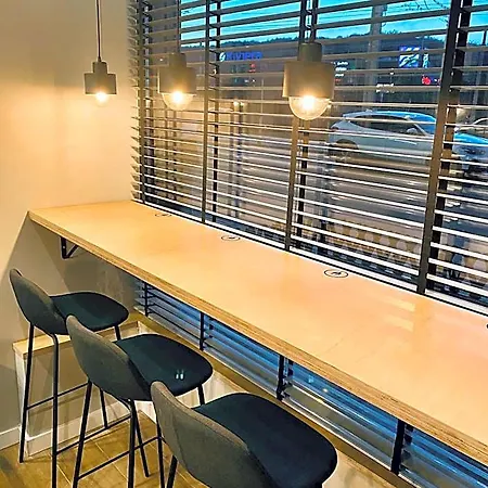 Thruster - Rooms, Kitchen, Chill-out Zone-netflix, Lobby-netflix 酒店 格丁尼亚