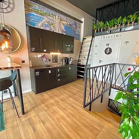 Thruster - Rooms, Kitchen, Chill-out Zone-netflix, Lobby-netflix