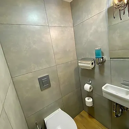 Thruster - Rooms, Kitchen, Chill-out Zone-netflix, Lobby-netflix * Gdynia
