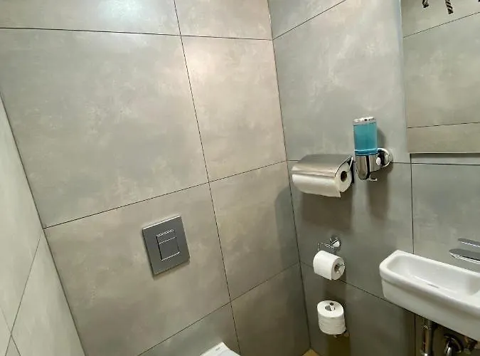 Thruster - Rooms, Kitchen, Chill-out Zone-netflix, Lobby-netflix *