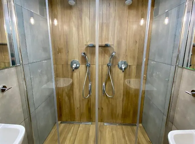 Thruster - Rooms, Kitchen, Chill-out Zone-netflix, Lobby-netflix *