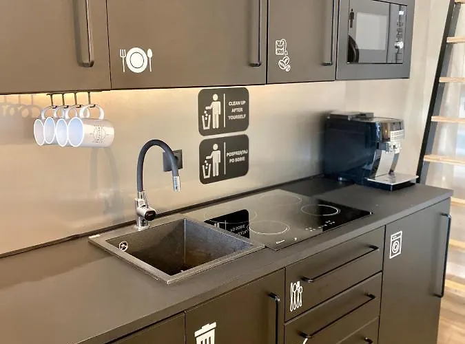 Thruster - Rooms, Kitchen, Chill-out Zone-netflix, Lobby-netflix Szálloda Gdynia