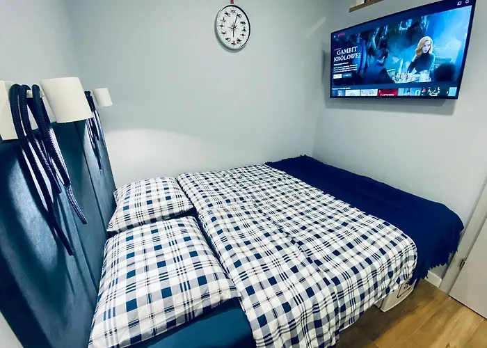 Thruster - Mini Kino, Lobby, Kuchnia, Netflix Hotel *