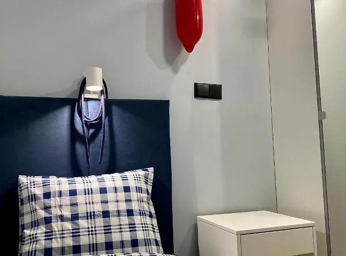 Thruster - Rooms, Kitchen, Chill-out Zone-netflix, Lobby-netflix